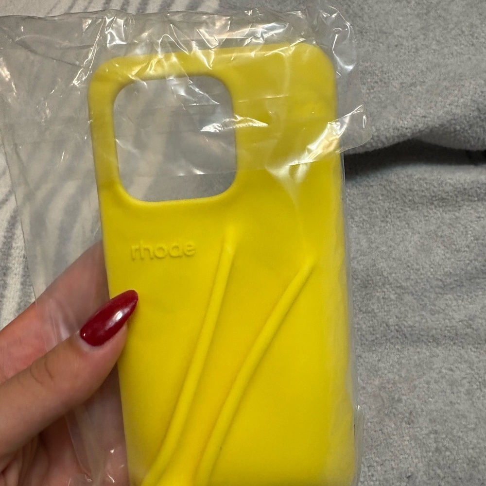 Rhode phone case - iPhone 14 Pro - yellow lemontini